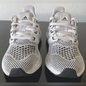 OFFERS WELCOMED Kids Adidas Ubounce DNA Running Shoe unisex size 12k GUC